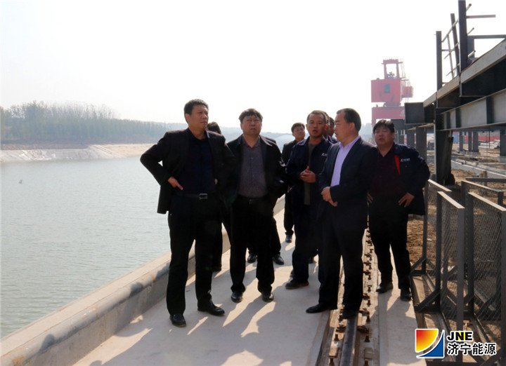 1541463973105970.jpg 济矿物流:11月2日张总到物流公司督导检查工作2(孙继业 摄)_meitu_2.jpg