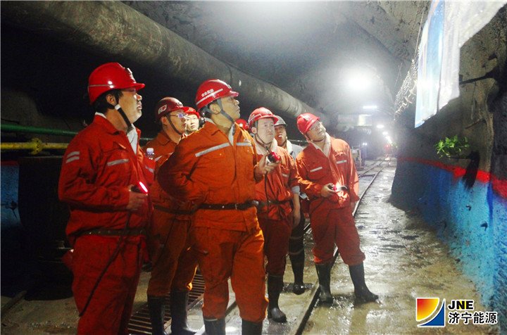 1546041470864035.jpg 2018年12月28日,张广宇到阳城煤电“驻矿包保”检查指导工作1.jpg