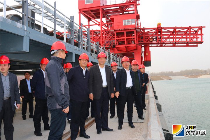 1553061584187962.jpg 2019年3月18日,济宁市副市长柳景武莅临济矿物流考察调研(路英杰)2.jpg