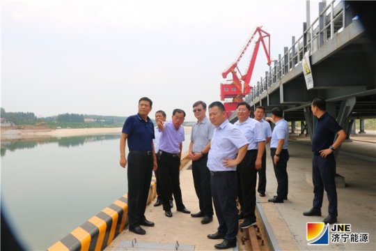 枣矿集团党委书记、董事长杨尊献一行到济矿物流考察调研