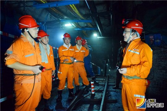 马金平到运河煤矿指导工作