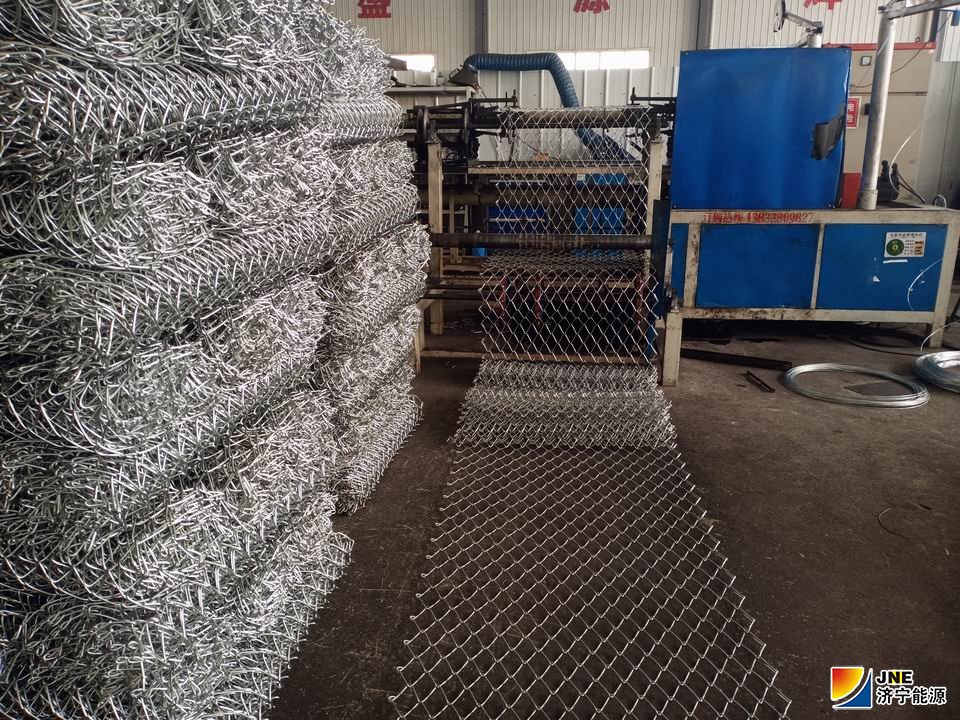 1571910819874577.jpg 2019年10月18日,落陵盛源,矿用产品公司改造齿轮变速机提高产品质量(郝晓霞 周伟敏).jpg