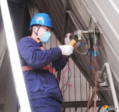 “我是党员，我先上”