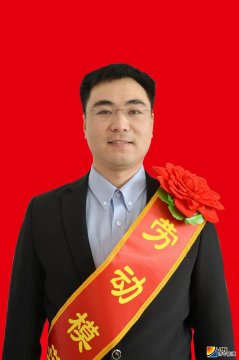 采煤先锋 创新模范 ——记集团公司劳动模范、综采一区区长于海锋