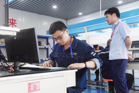 状元榜 | 勤学善思 敢于创新——记集团公司2020年技能大赛矿井维修电工“状元”李平洋