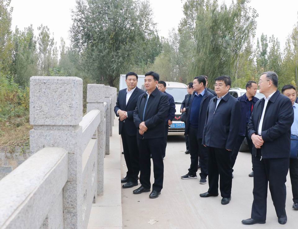 1603868658368432.jpg 丁永民一行到济矿物流公司参观调研.jpg