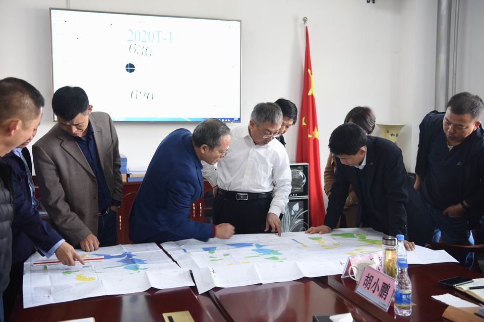 1605227087541929.jpg 2020年11月11日,张学生参加金桥煤矿水文地质研讨专题会议(孙欢 摄) (3).jpg