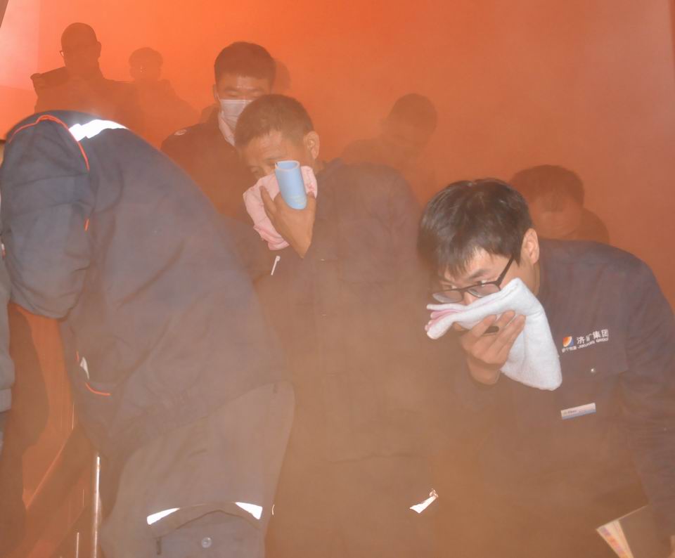 1605572407326280.jpg 花园煤矿举行消.jpg