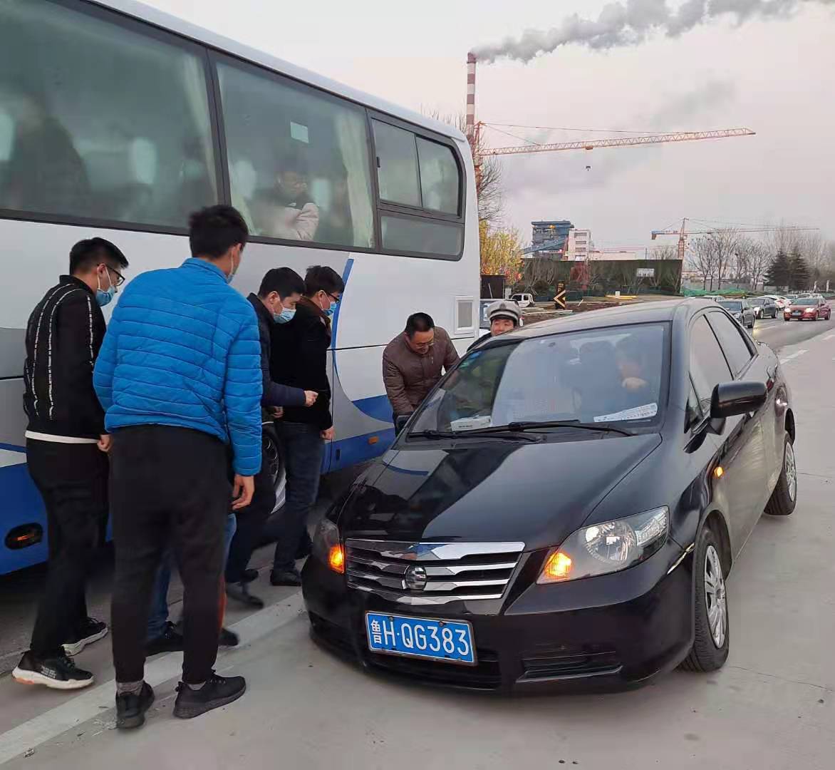 1615854464840864.jpg 2021年3月2日,盛源公司职工路遇交通事故伸援手(刘瑞).jpg