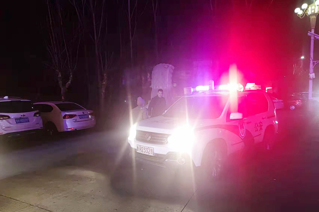 1639898005712832.jpg 2021年12月18日,运河煤矿职工热心帮助迷路老人 弘扬社会正能量(赵国安).jpg