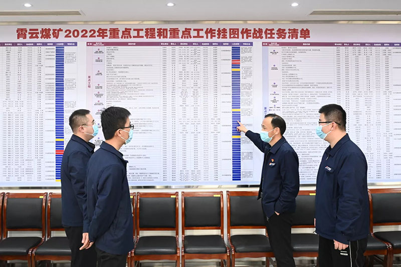 1650031273507209.jpg 4.监督重锤落地.jpg