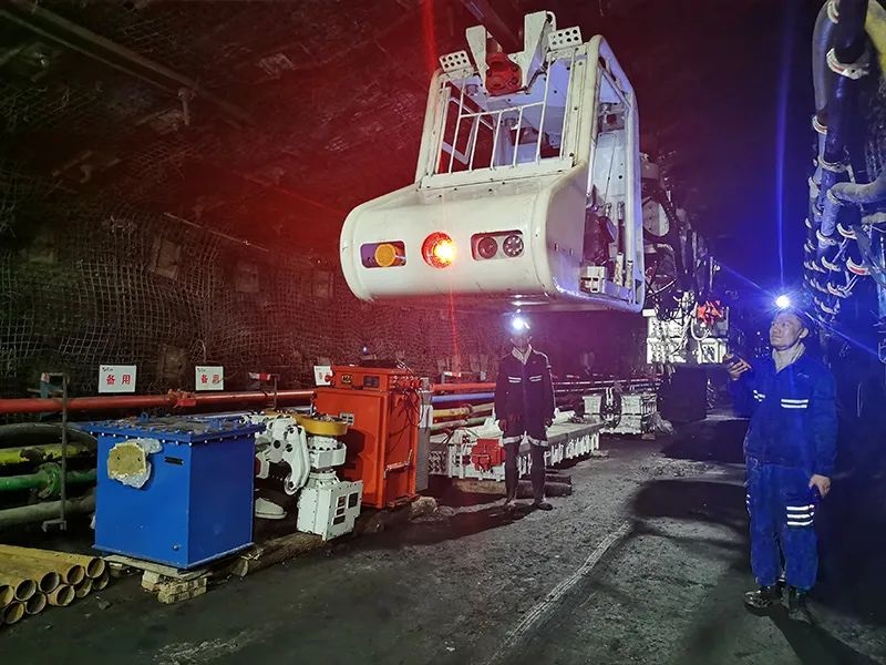 1705386532399937.jpg 6409999.jpg